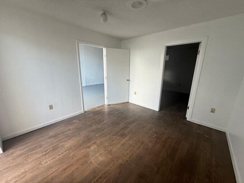 More Photos Of 401 Enterprise St, Ocoee Industrial For Lease