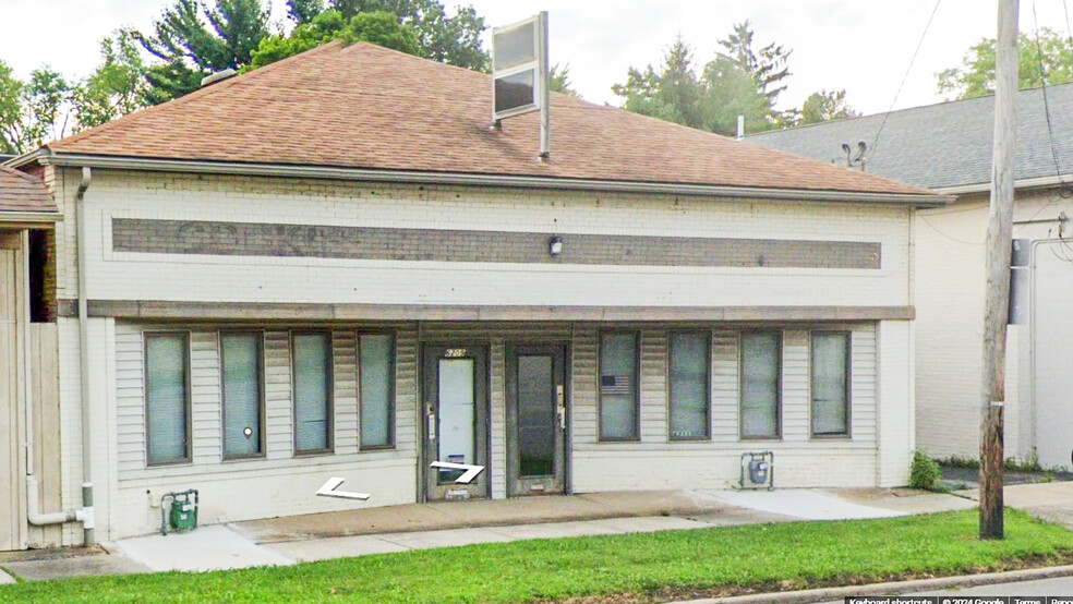 Primary Photo Of 6209-6211 Market St, Youngstown Freestanding For Sale