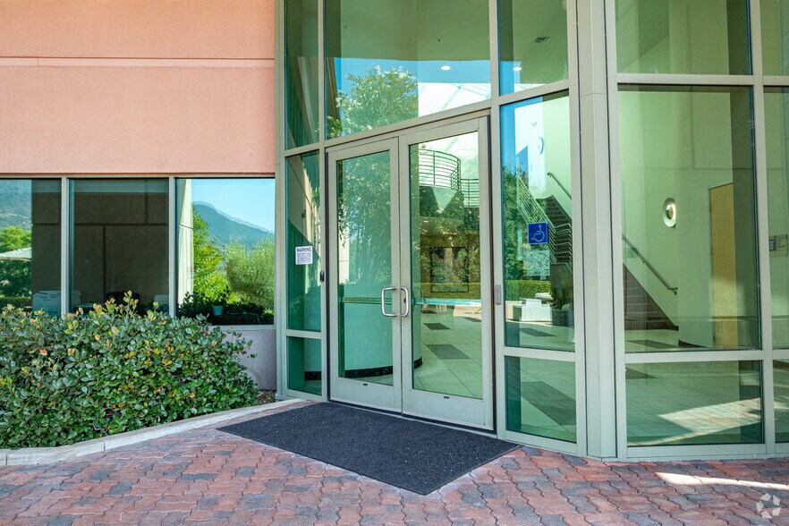 More Photos Of 29219 Canwood St, Agoura Hills Office For Sale
