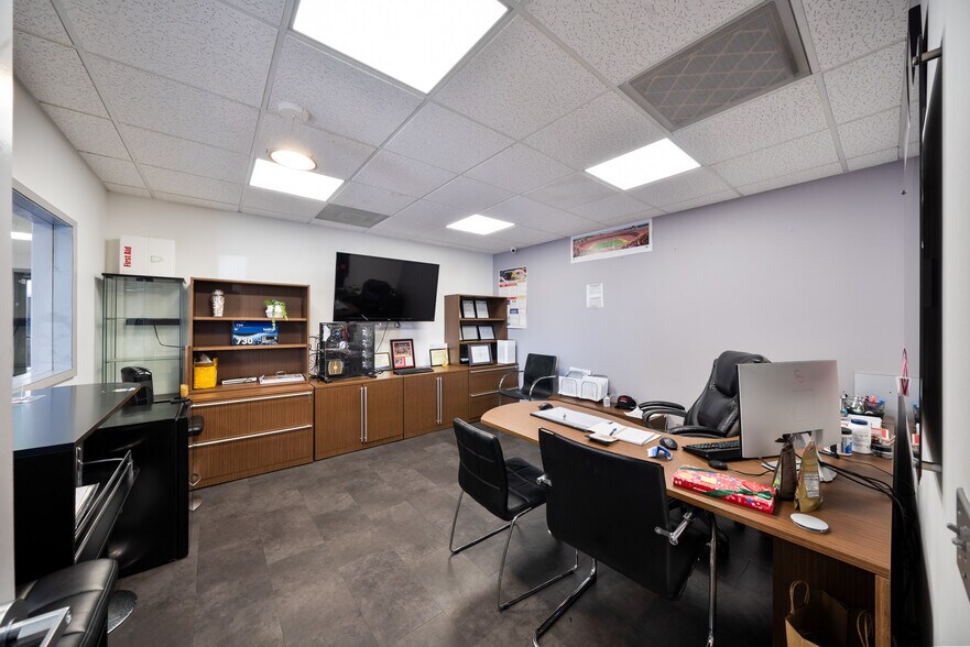 More Photos Of 731-733 E San Bernardino Rd, Covina Warehouse For Sale