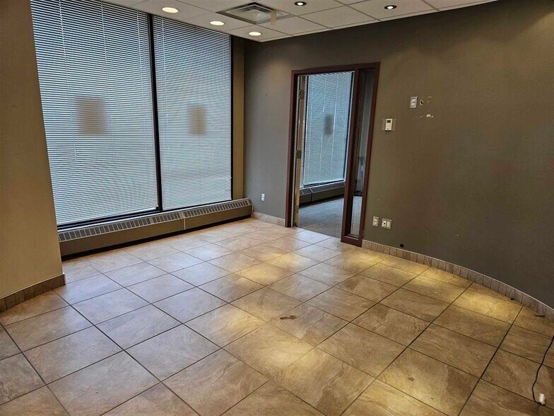More Photos Of 390 Bay St, Sault Ste Marie Office For Lease
