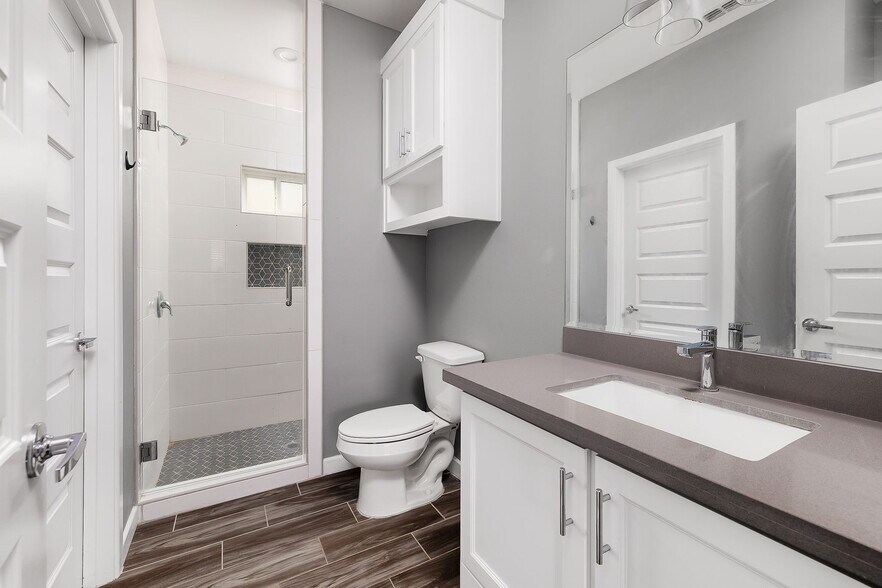 More Photos Of 305 Lauryn Dr, San Juan Apartments For Sale