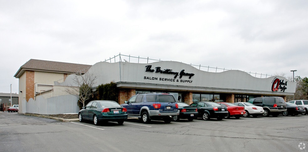 More Photos Of 2260-2264 W Henderson Rd, Columbus Freestanding For Lease