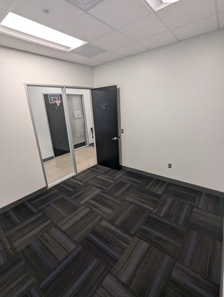 More Photos Of 2301 S Stearman Dr, Chandler Office For Lease