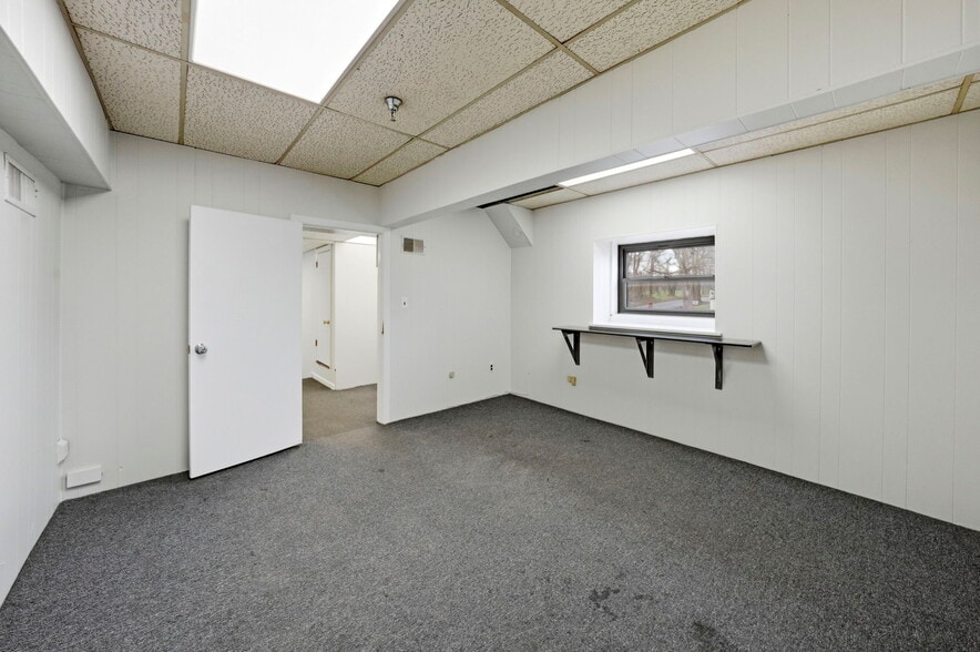 More Photos Of 801 Jerusalem Rd, Scotch Plains Warehouse For Lease