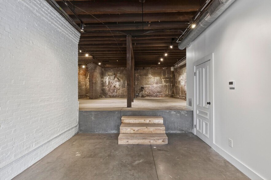 More Photos Of 429 Main St, Rockland Office For Sale