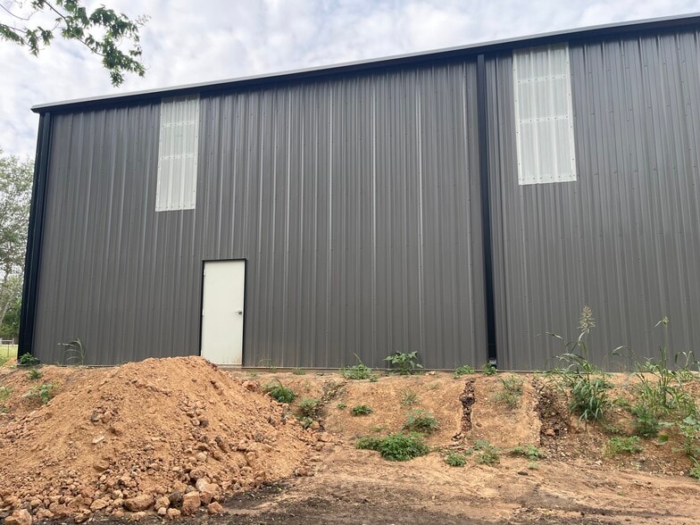 More Photos Of 1212 Cottonwood Church Rd, Rosenberg Warehouse For Lease
