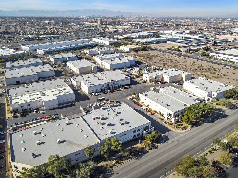 More Photos Of 7511 Eastgate Rd, Henderson Warehouse For Sale