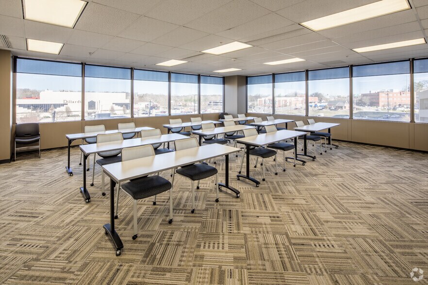 More Photos Of 1034 S Brentwood Blvd, Richmond Heights Office For Lease