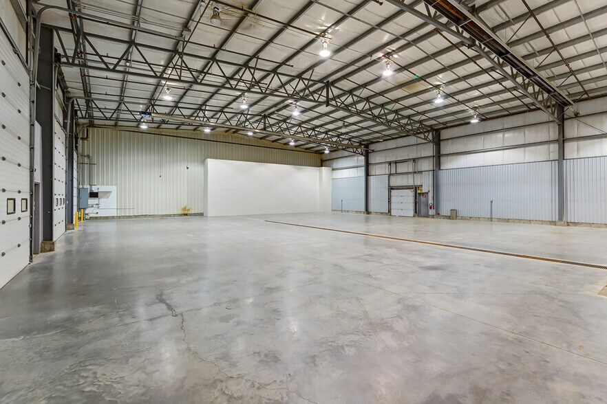 More Photos Of 4309 8th Ave, Lethbridge Warehouse For Lease