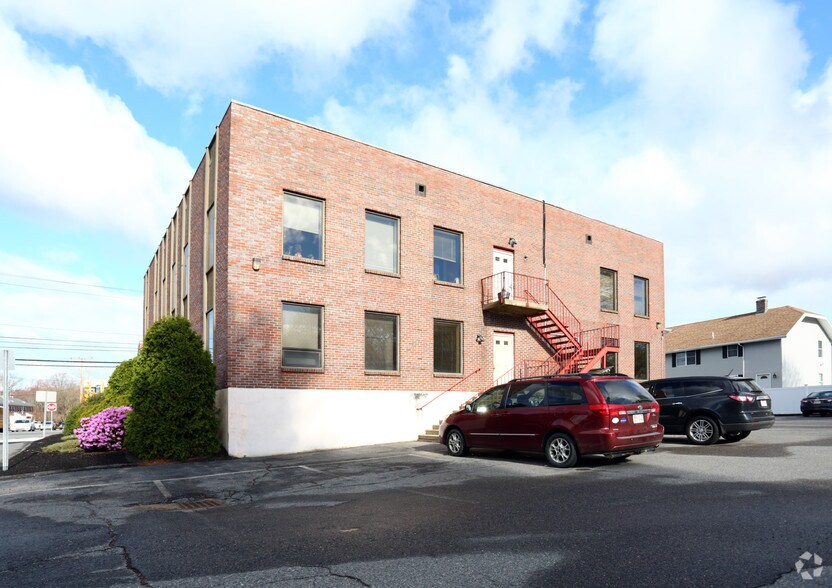 More Photos Of 615 Concord St, Framingham Office For Lease
