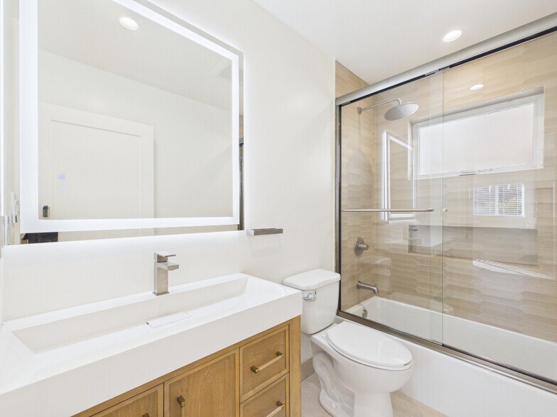 More Photos Of 11967 Bray St, Culver City Apartments For Sale