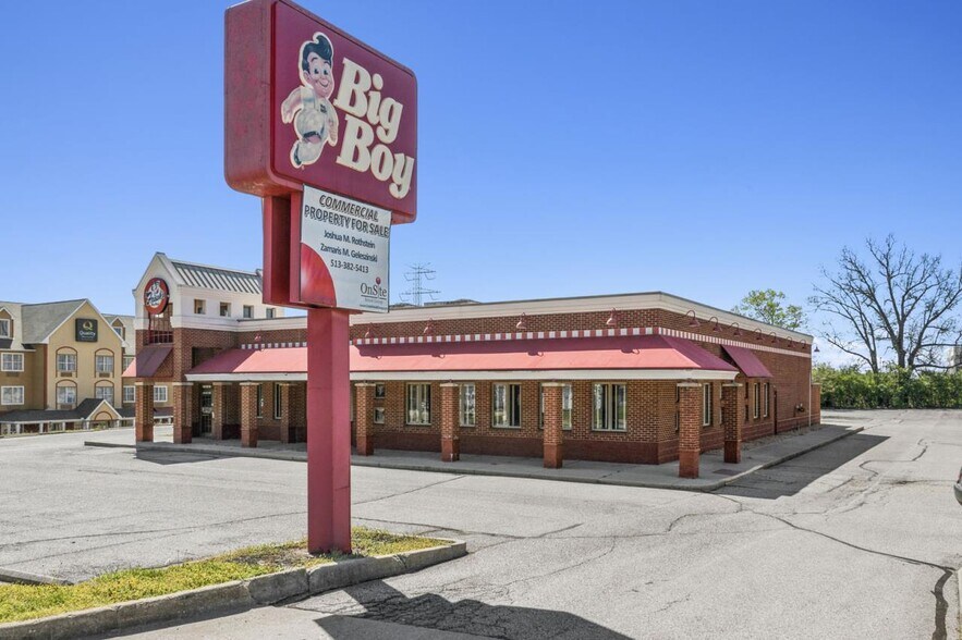 More Photos Of 2439 E Sharon Rd, Cincinnati Restaurant For Sale