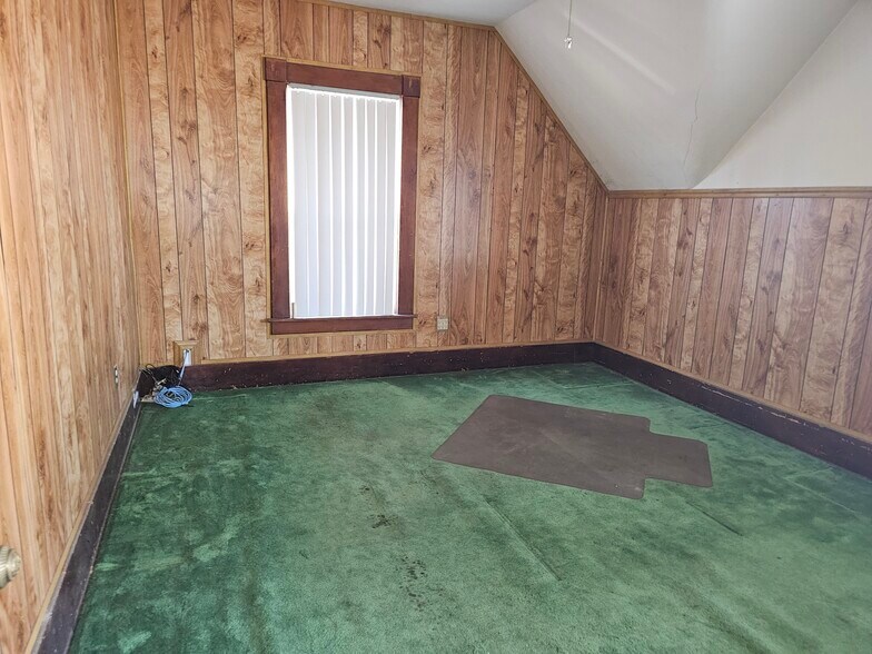 More Photos Of 6836 Palm Ave, Highland Office For Sale