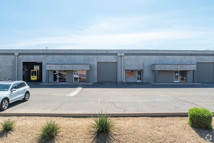 More Photos Of 1826 W Broadway Rd, Mesa Warehouse For Lease