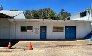 More Photos Of 928 S 1st St, Conroe Industrial For Sale
