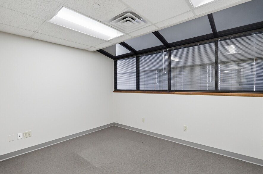 More Photos Of 33 W Franklin St, Hagerstown Loft Creative Space For Lease