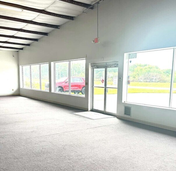 More Photos Of 3460 US Highway 92 E, Lakeland Freestanding For Sale