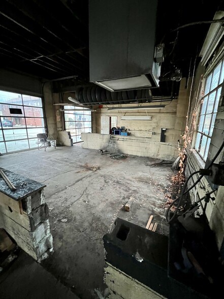 More Photos Of 2400 Ligonier St, Latrobe Auto Repair For Sale