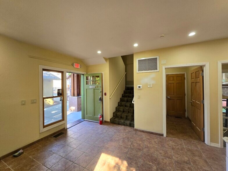 More Photos Of 819 W Gurley St, Prescott Apartments For Sale