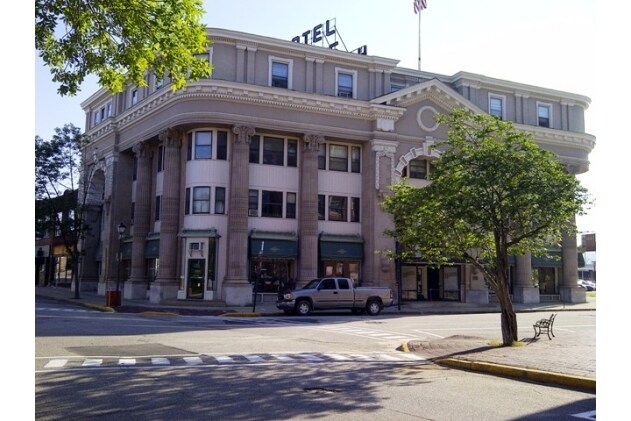 More Photos Of 25 Hartford St, Rumford Apartments For Lease