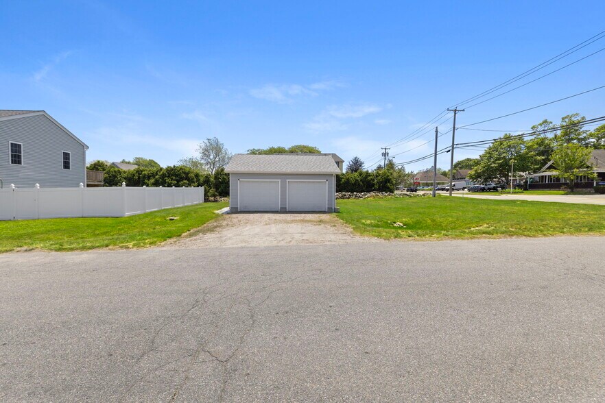 Primary Photo Of 3055 E Main Rd, Portsmouth Flex For Sale