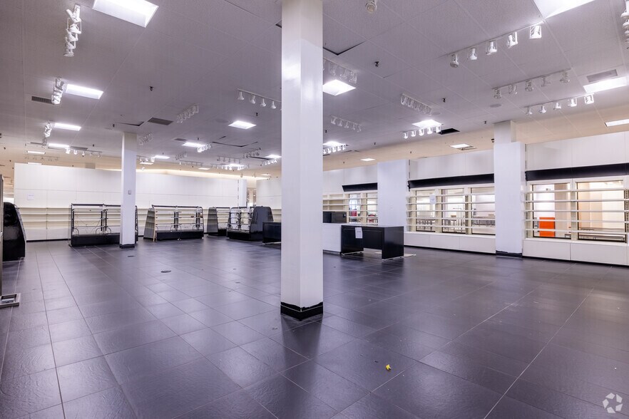 More Photos Of 1400-1420 N Parham Rd, Richmond Unknown For Lease