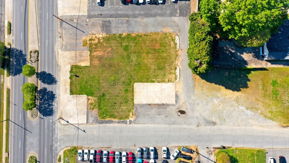 More Photos Of 726 Church St N, Concord Land For Lease