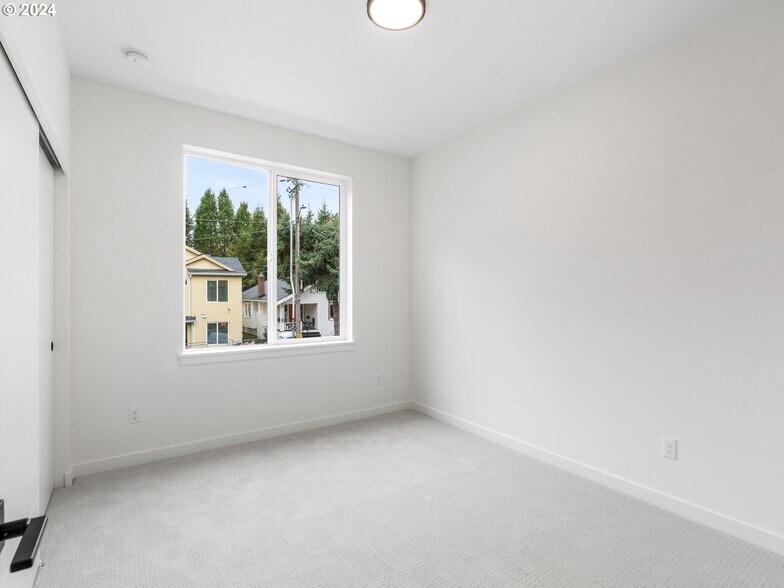 More Photos Of , Portland Multifamily For Sale