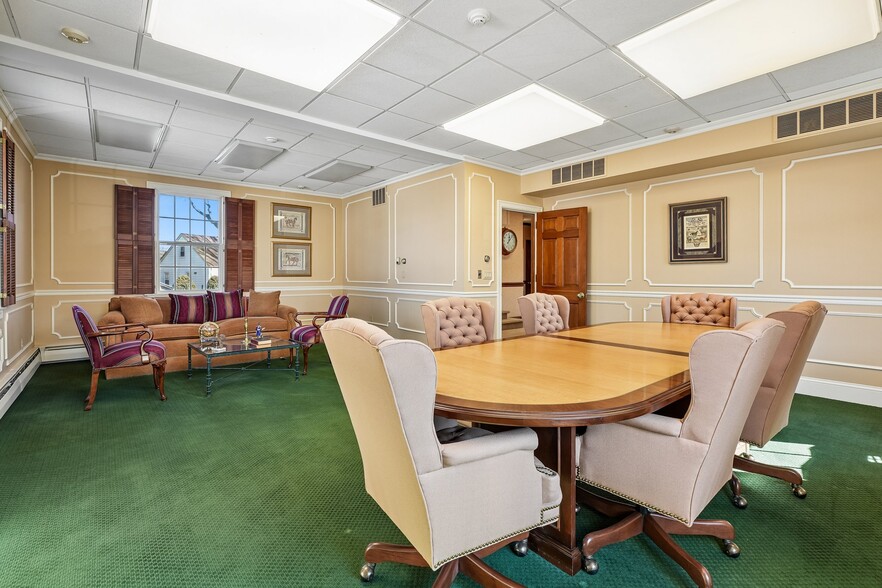 More Photos Of 37 Park Ave, Lyndhurst Office For Sale