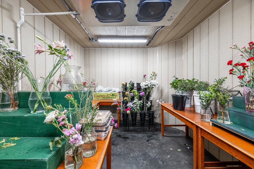 More Photos Of 119 N Jackson St, Perryville General Retail For Sale