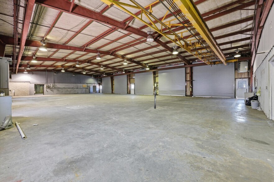 More Photos Of 2103 Coteau Rd, Houma Warehouse For Lease