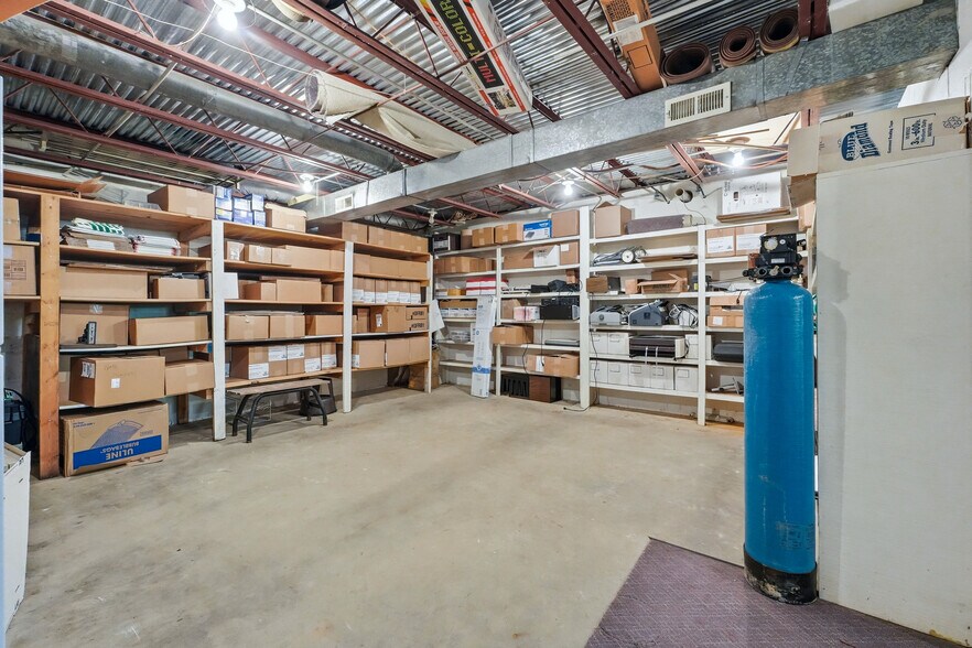 More Photos Of 3201 E Center St, Warsaw Office For Sale