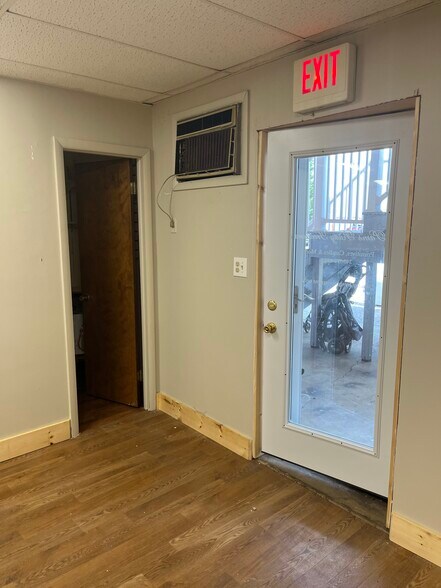 More Photos Of 1 E Main St, Thurmont Storefront Retail Office For Lease