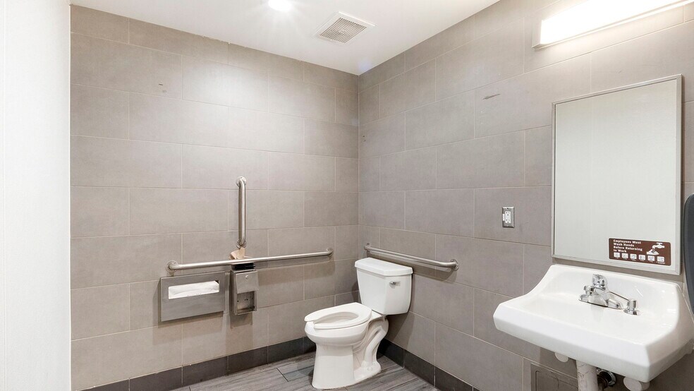 More Photos Of 562-566 Market St, San Francisco Office For Lease