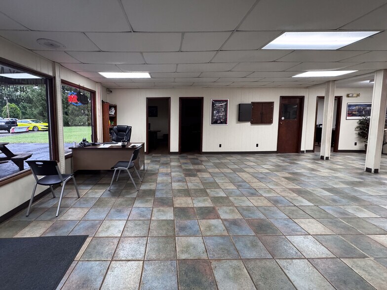 More Photos Of 544 W High St, Edison Auto Dealership For Sale
