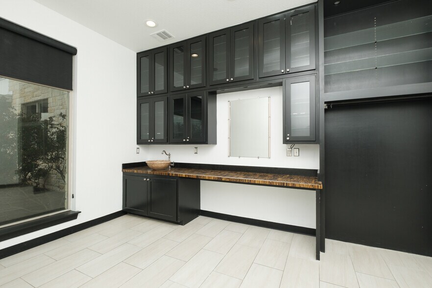 More Photos Of 750 William D Fitch Pky, College Station Medical For Sale