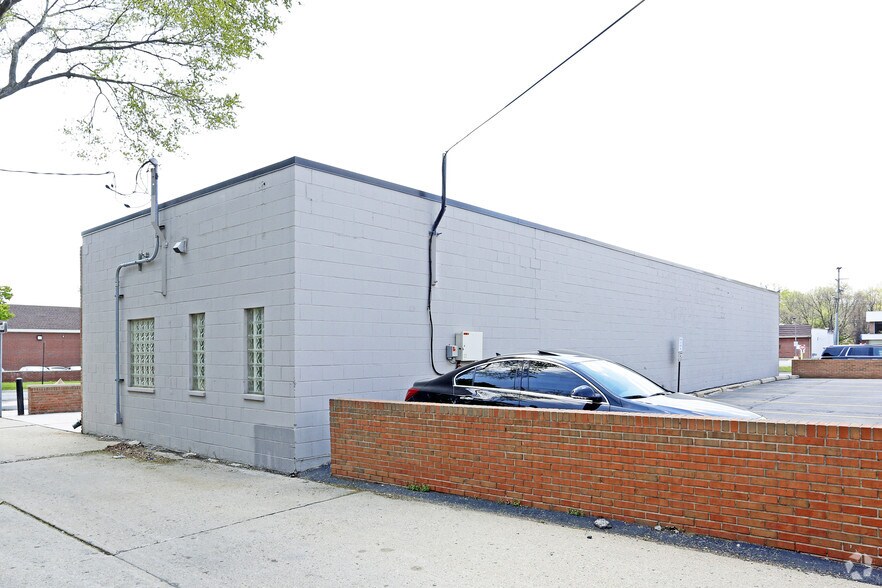 More Photos Of 33200 Woodward Ave, Birmingham Storefront Retail Office For Sale