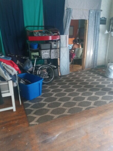 More Photos Of 28 Curtis St, Middletown Apartments For Sale