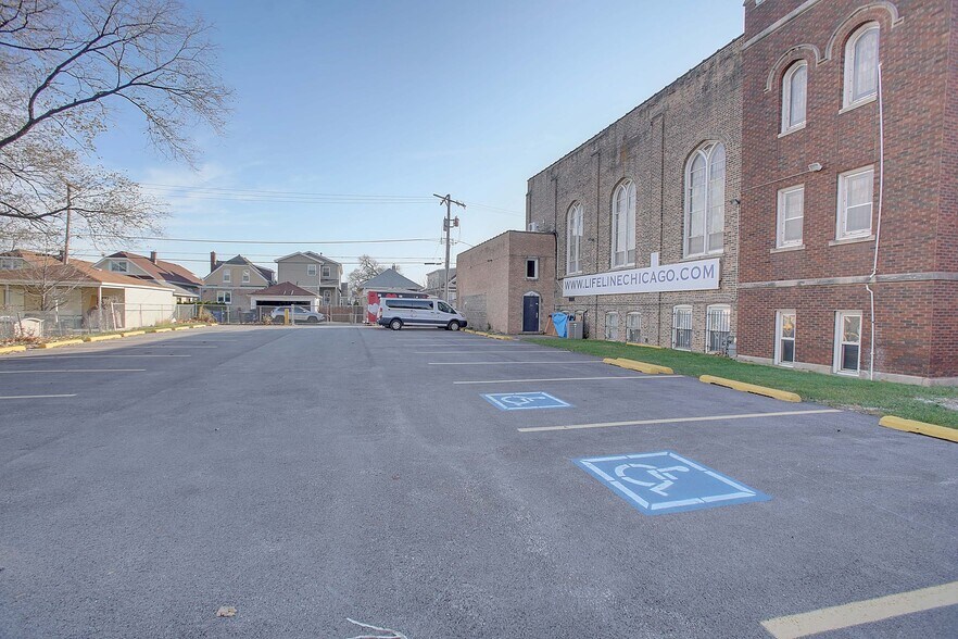More Photos Of 1321-1323 S Austin Blvd, Cicero Religious Facility For Sale