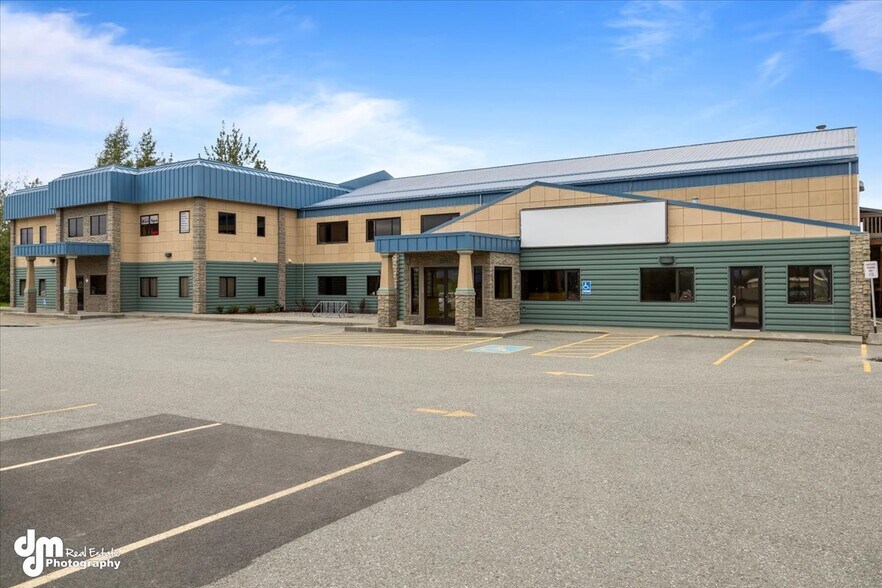 More Photos Of 1901 N Hemmer Rd, Palmer Medical For Sale