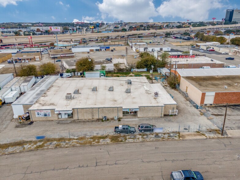 More Photos Of 5722-5724 Kenwick St, San Antonio Warehouse For Lease