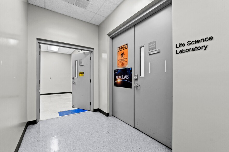 More Photos Of 7200 Highway 150, Greenville Office For Sale