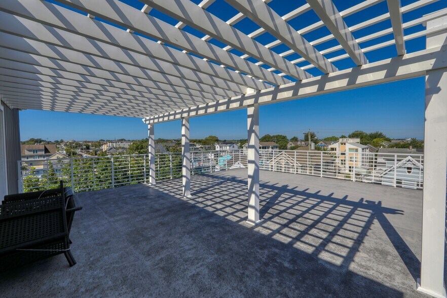 More Photos Of 205 E Savannah Rd, Lewes Specialty For Sale