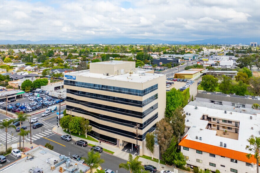 More Photos Of 5000 Van Nuys Blvd, Sherman Oaks Office For Lease