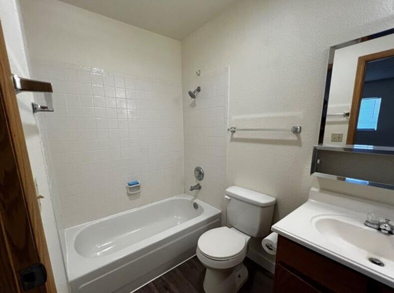 More Photos Of 855 Del Rey Dr, Boulder City Apartments For Sale