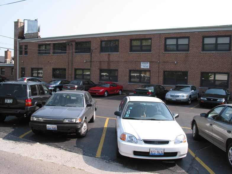 More Photos Of 5875 N Lincoln Ave, Chicago Office For Sale