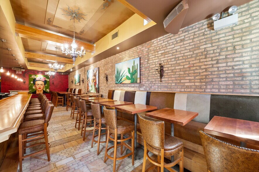 More Photos Of 3115 N Lincoln Ave, Chicago Restaurant For Sale