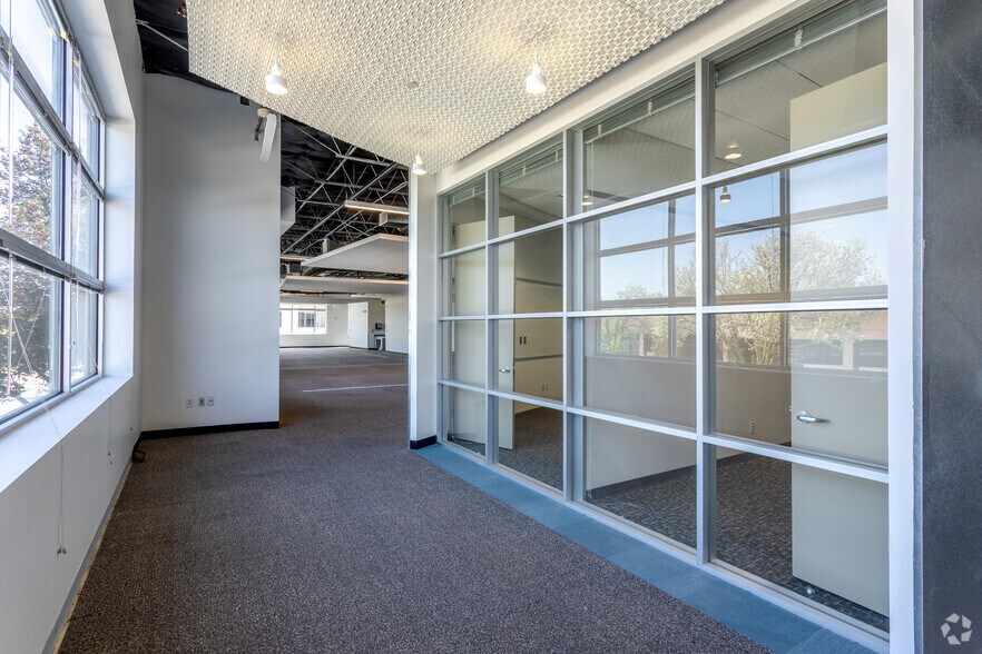 More Photos Of 1703 N Plano Rd, Richardson Unknown For Lease