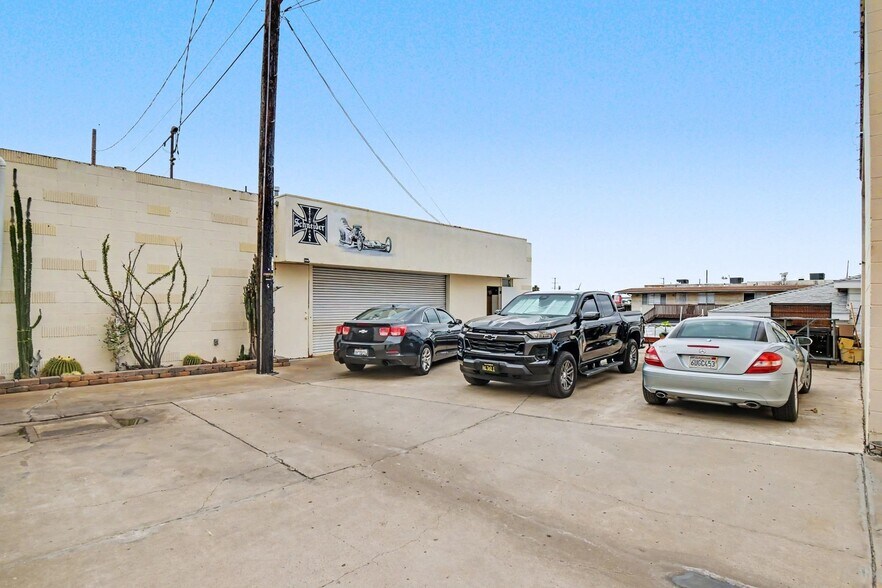 More Photos Of 1235-1239 Cushman Ave, San Diego Service For Sale